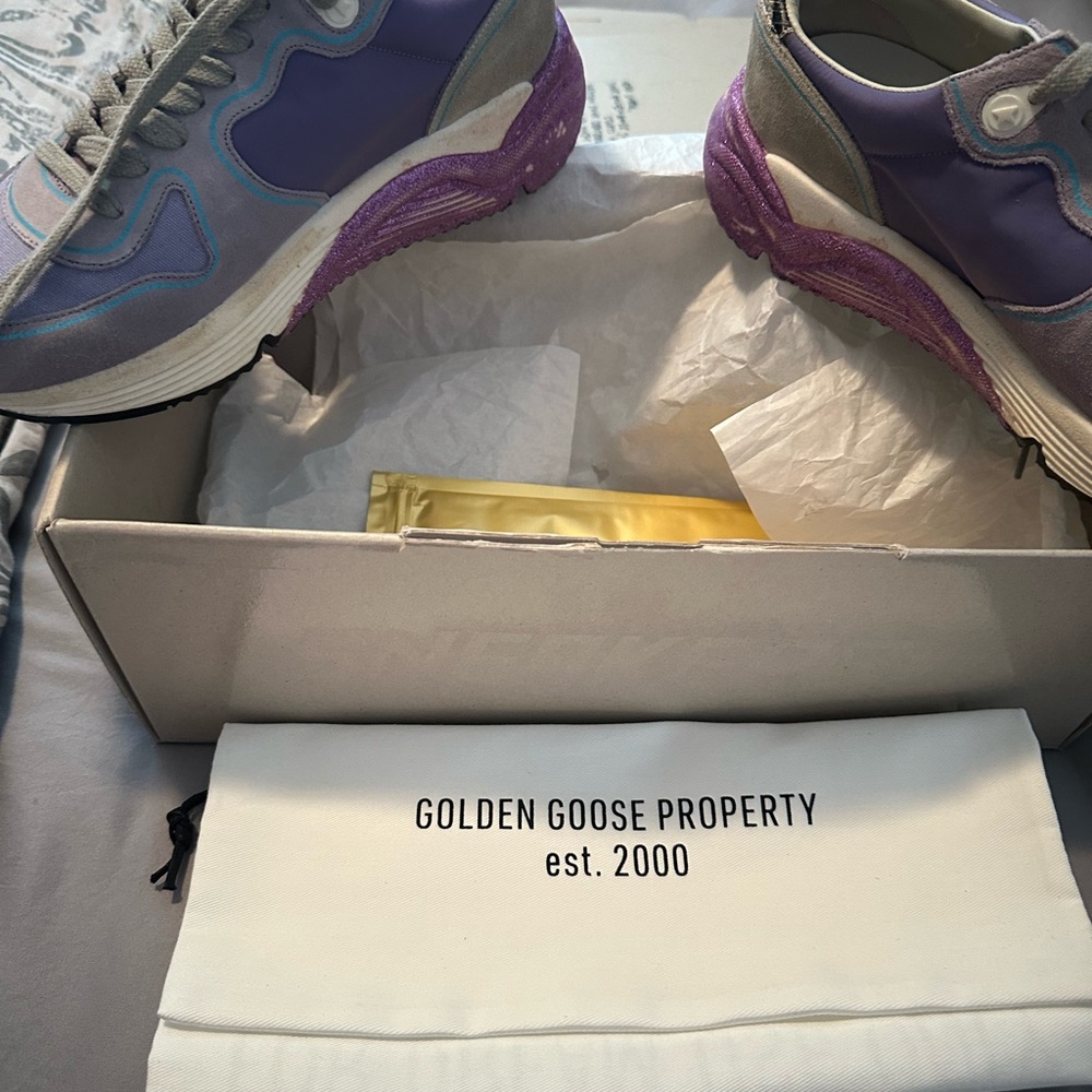 Golden Goose Purple Sneakers Retro-Inspired Design - Picture 2 of 8